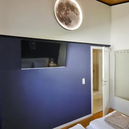 Diemelquelle - Mit Eingezaeuntem Garten *