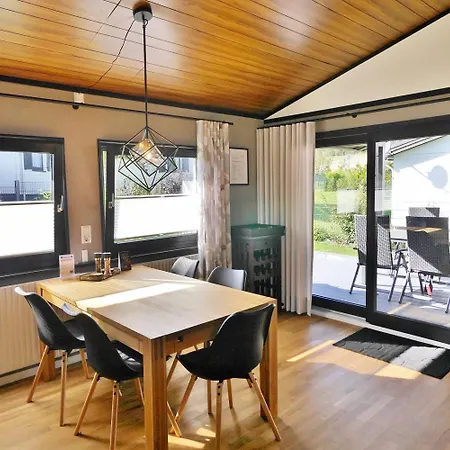 Vakantiehuis Diemelquelle - Mit Eingezaeuntem Garten