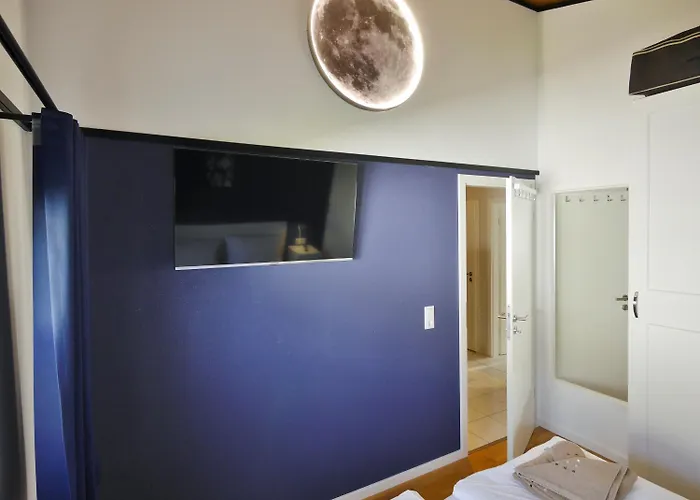 Diemelquelle - Mit Eingezaeuntem Garten *